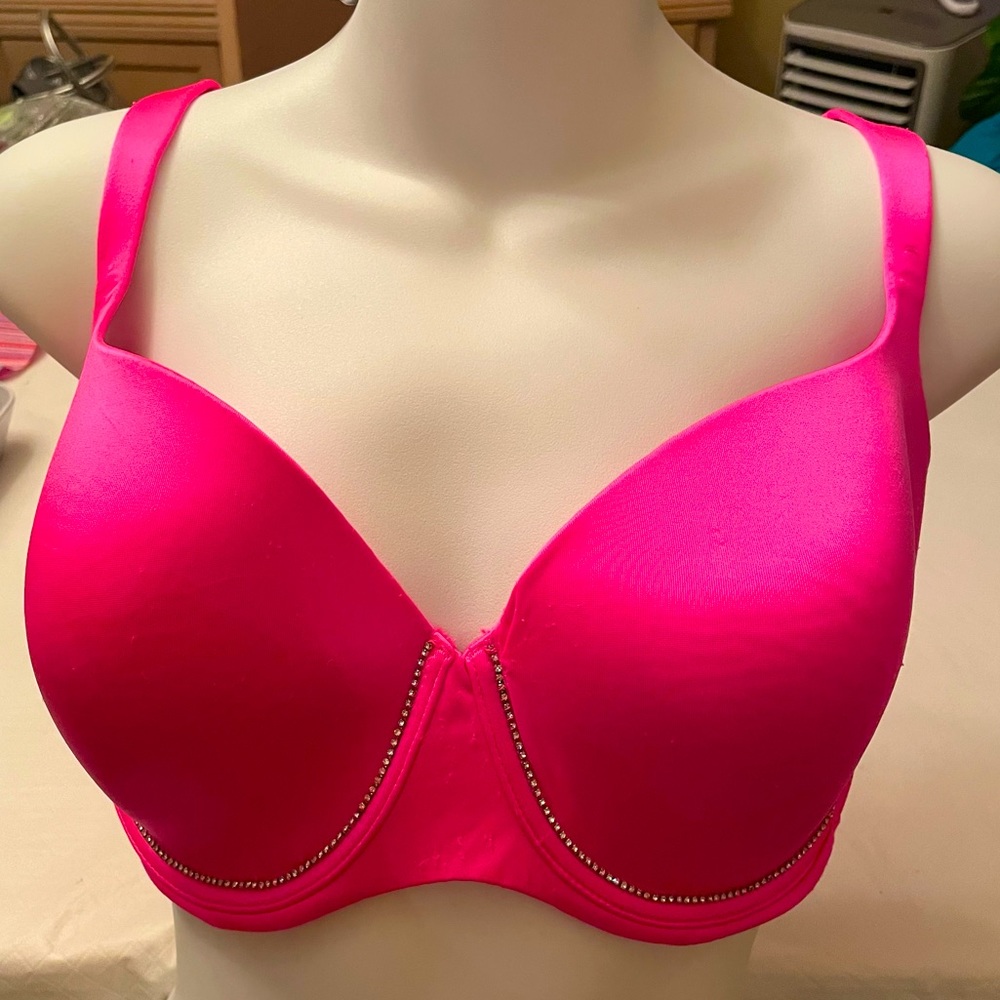 LaSenza Size 36 DD Hot Pink lightly padded Bra with bling around the bottom.